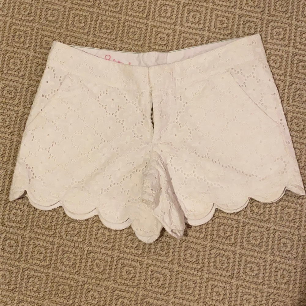 EUC Lilly Pulitzer Buttercup White Shorts - Sz 2